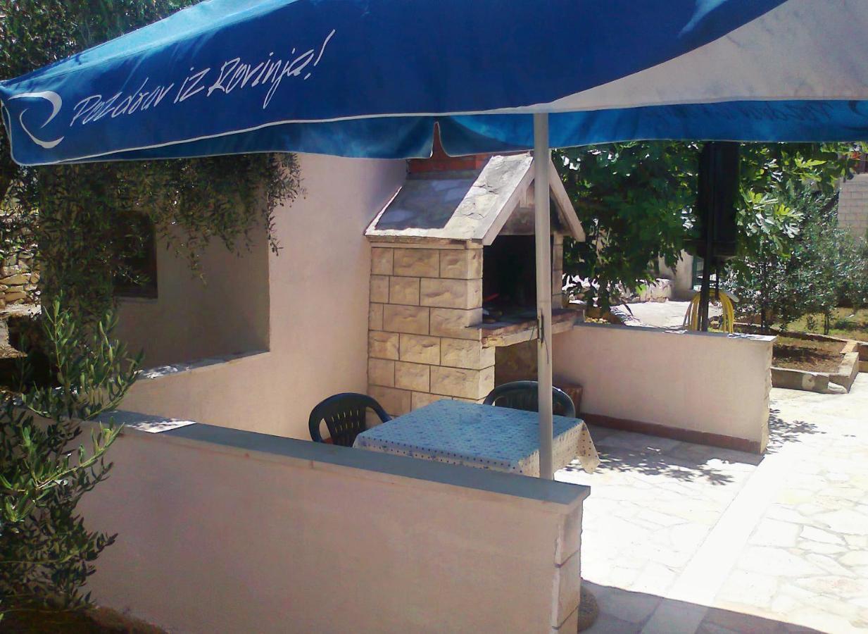 Apartments By The Sea Splitska, Brac - 2923 พอสติรา ภายนอก รูปภาพ