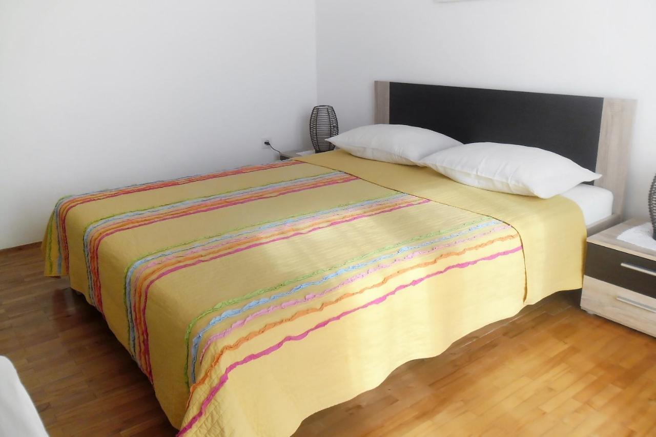 Apartments By The Sea Splitska, Brac - 2923 พอสติรา ภายนอก รูปภาพ