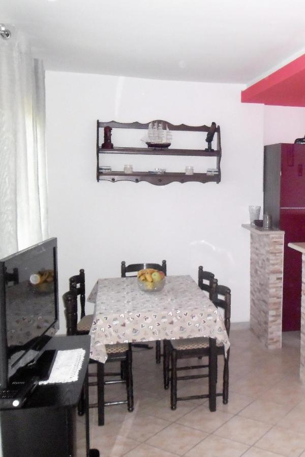 Apartments By The Sea Splitska, Brac - 2923 พอสติรา ภายนอก รูปภาพ